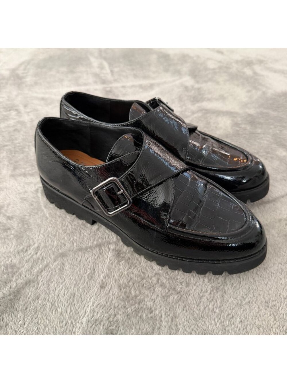Donald J Pliner Elody Crinkle Patent Black Lug Sole Loafer Shoes 10 Womens